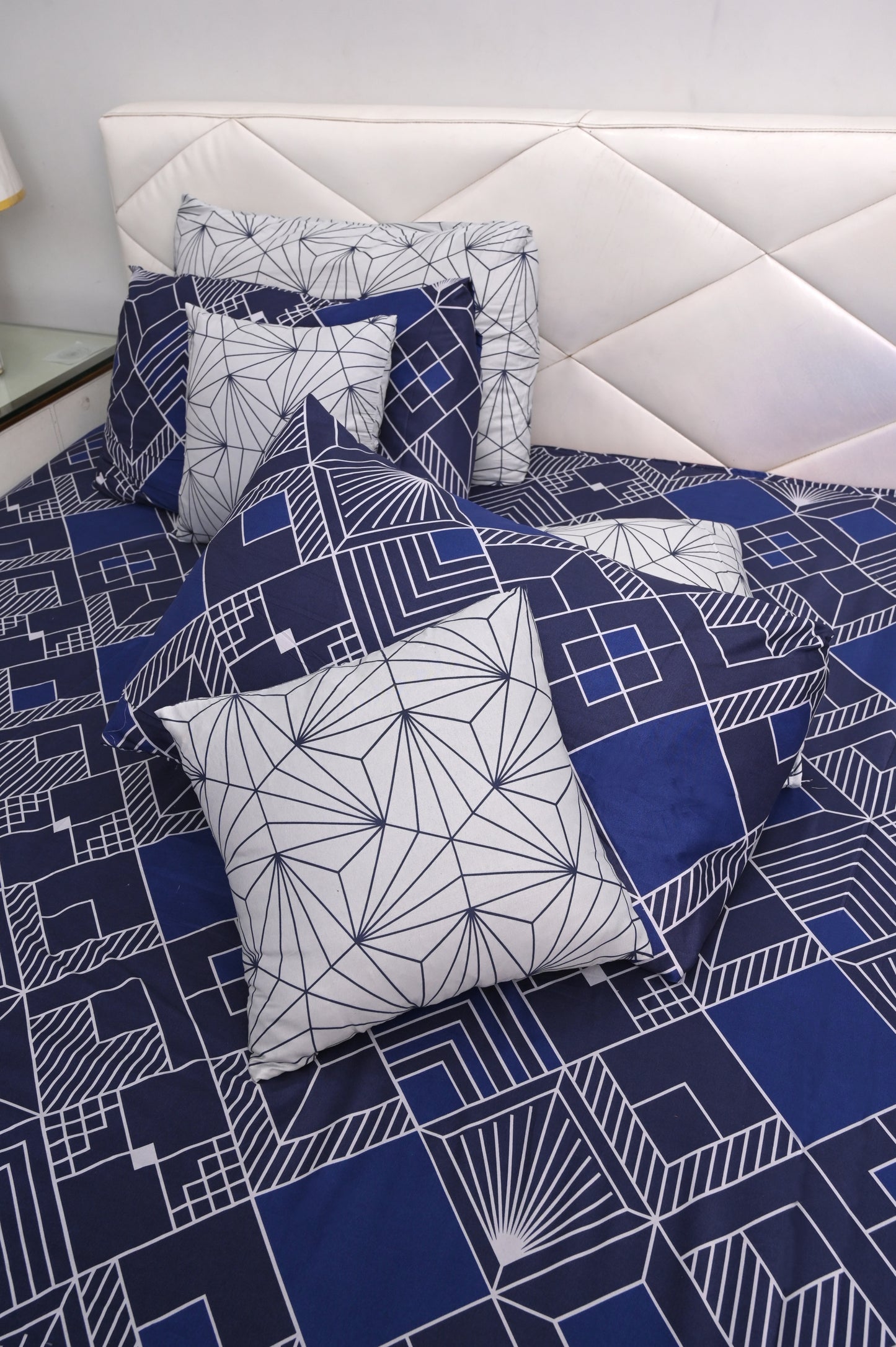 Geometric Stripes Printed Bedsheet Set