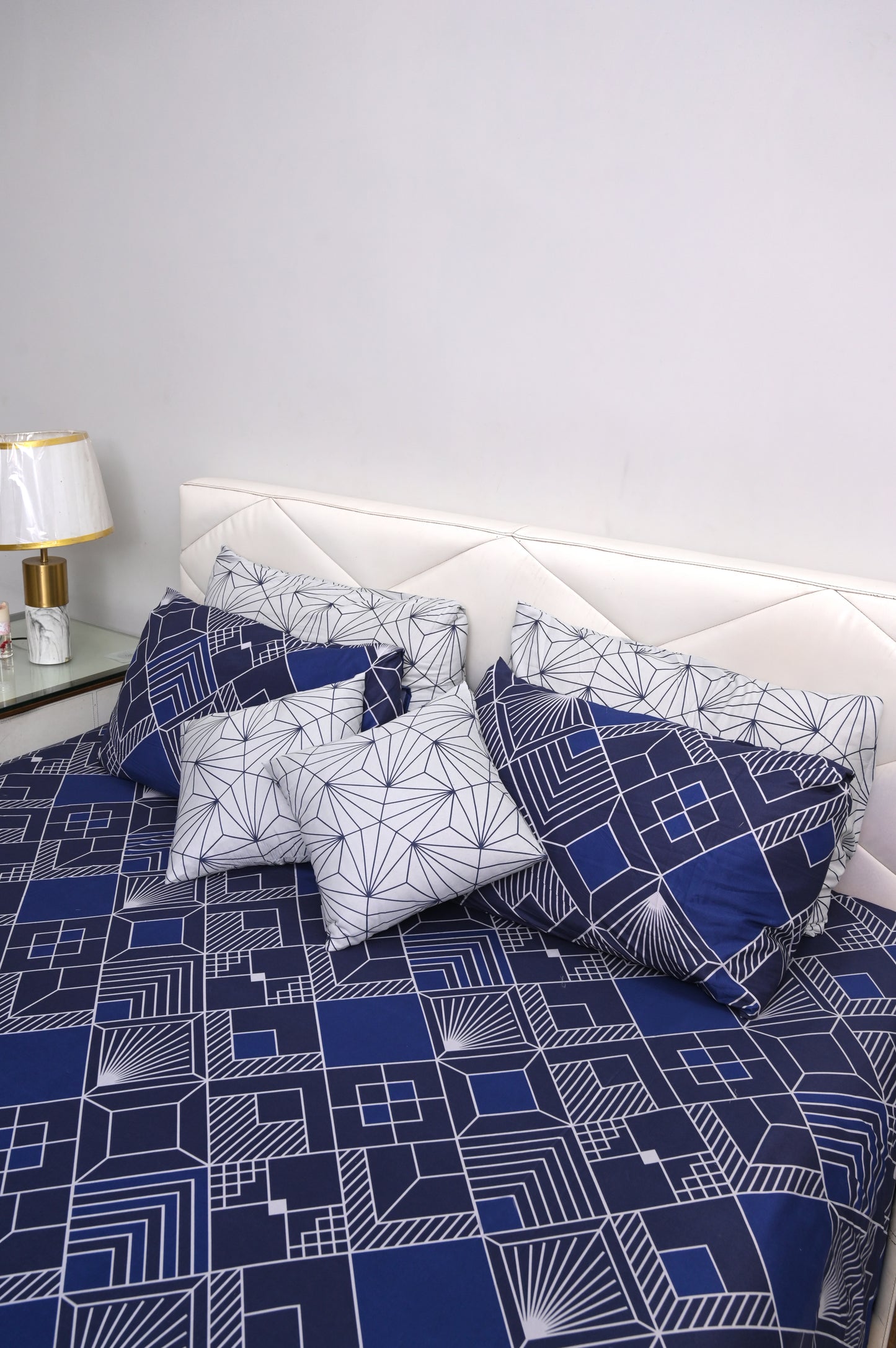 Geometric Stripes Printed Bedsheet Set