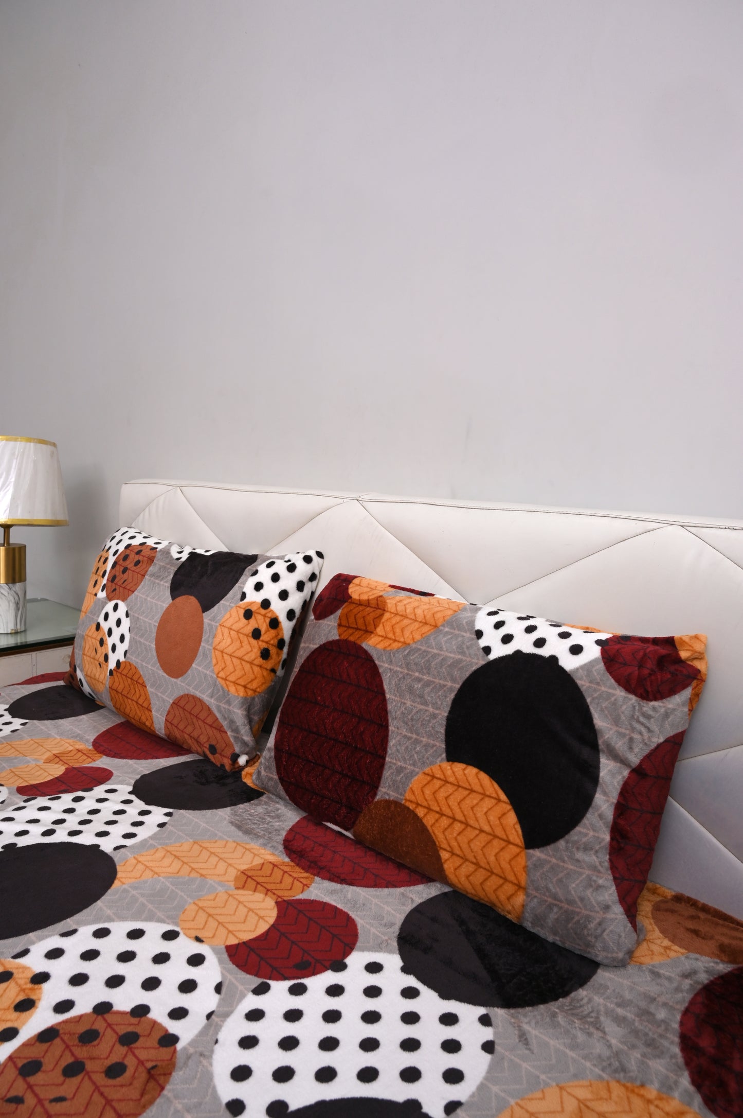 Polka Dots - 200 GSM fleece bedsheet