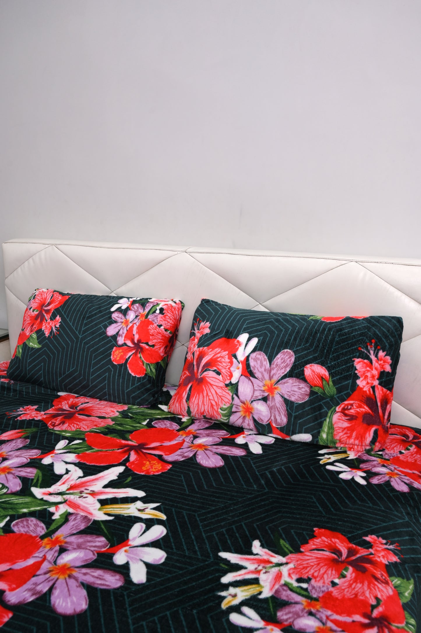 Emerald Geometric - 200 GSM fleece bedsheet